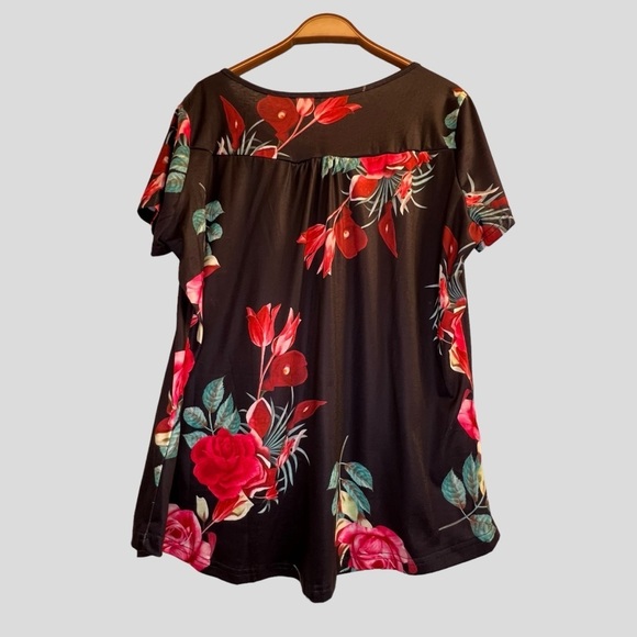 Women’s Floral Tee Black Size 2X - Picture 11 of 13